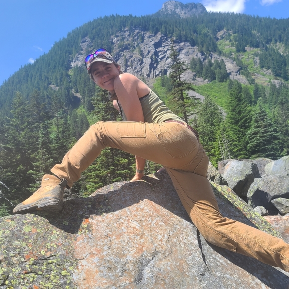 Meet your Posher, Chrissy - Picture 3 of 3